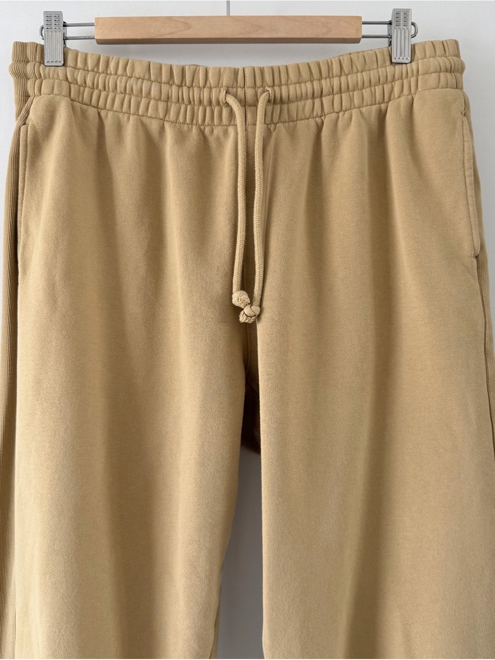 Aritzia TNA CozyAF Fleece Joggers Beige High Rise Sweatpants Women’s Large - Picture 8 of 9